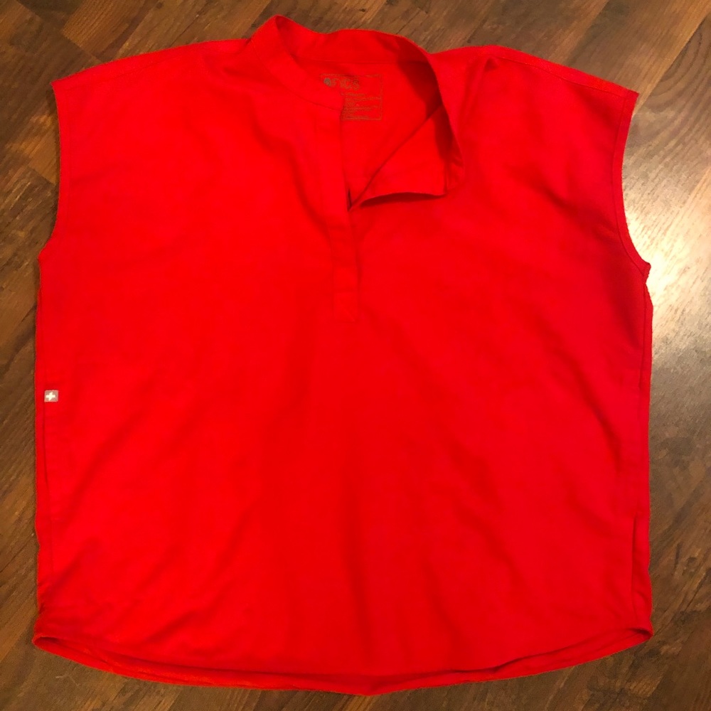 FIGS Pop Red Rafaela